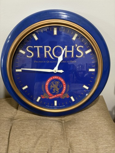 Strohs 1992 bar wall - , clock