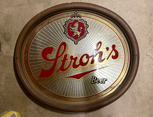 Stroh breweriana oval - stroh's, wall
