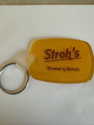 Stroh beer plastic key chain - beer,